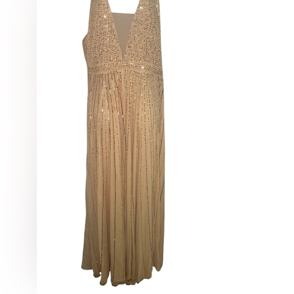 Mac Duggal 10700 Cream Gold Sequin Deep V A-Line Evening Gown Size 24 NWT - Picture 5 of 7